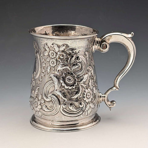 1736年喬治王朝時期純銀浮雕大馬克杯,重356克,理查德貝利作品