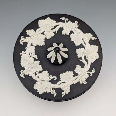 1967年英國韋奇伍德(Wedgwood)黑色碧玉圓形糖果盒,附原廠盒