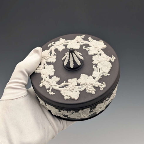 1967年英國韋奇伍德(Wedgwood)黑色碧玉圓形糖果盒,附原廠盒