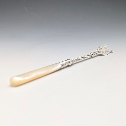 1900年英國古董小叉,珍珠母貝手柄,純銀叉刃,威廉‧德文波特