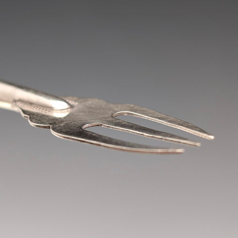 1922年英國古董小叉,珍珠母貝手柄,純銀叉刃,Adie & Lovekin有限公司出品