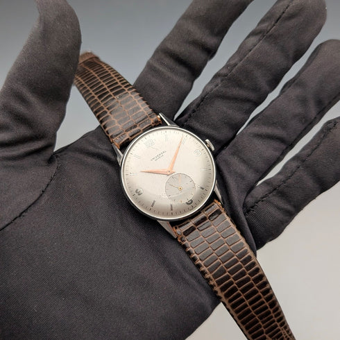 1940s Swiss Universal Men's Wristwatch, Mechanical, Cal. 262, Alloy Case, Good Working Condition