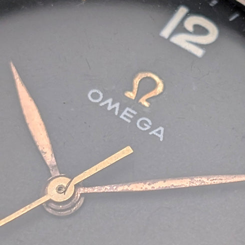 Circa 1943 Omega Ref. 2325/8 Men's Mechanical Wristwatch "Jumbo" Black Dial Green Strap Good Working Condition