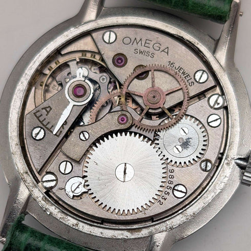 1943年頃 オメガ Ref.2325/8 紳士用 機械式腕時計 ”ジャンボ” ブラックダイヤル グリーンベルト 動作良好