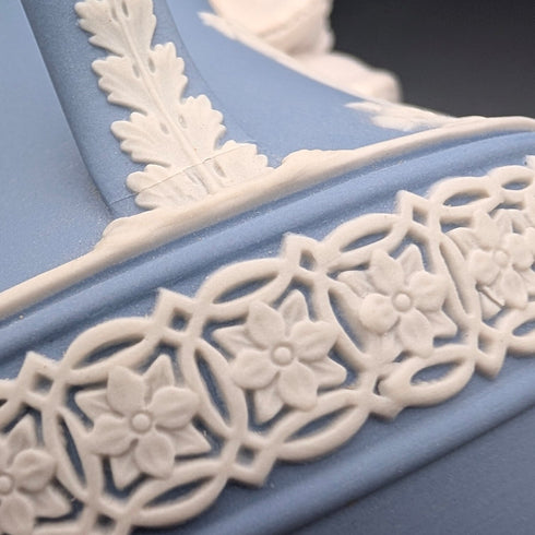 英國老式韋奇伍德碧玉陶罐,原包裝盒和產品目錄