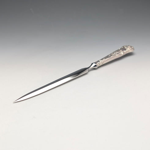 1989年英國哈里森兄弟公司出品的純銀老式信刀,附原廠盒,品相極佳。