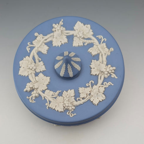 英国ヴィンテージ ウェッジウッド ジャスパーウェア製 丸型ボンボニエール ペールブルー