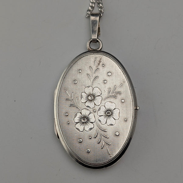 Vintage Sterling Silver Oval Locket Pendant with Sterling Silver Necklace, 15.2g Total
