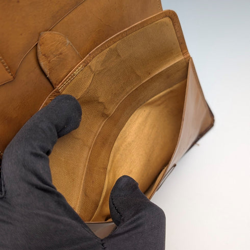 1908年英國查爾斯·彭尼·布朗設計的古董純銀棕色皮革對折皮夾