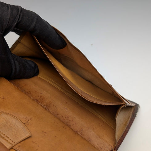 1908年英國查爾斯·彭尼·布朗設計的古董純銀棕色皮革對折皮夾