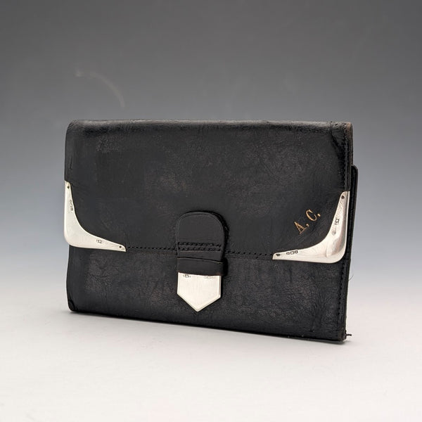 1933年英國B&T出品的復古純銀三折皮夾,黑色皮革材質。