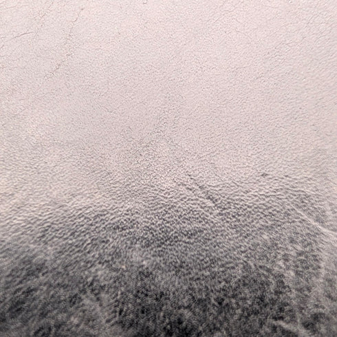 1933年英國B&T出品的復古純銀三折皮夾,黑色皮革材質。