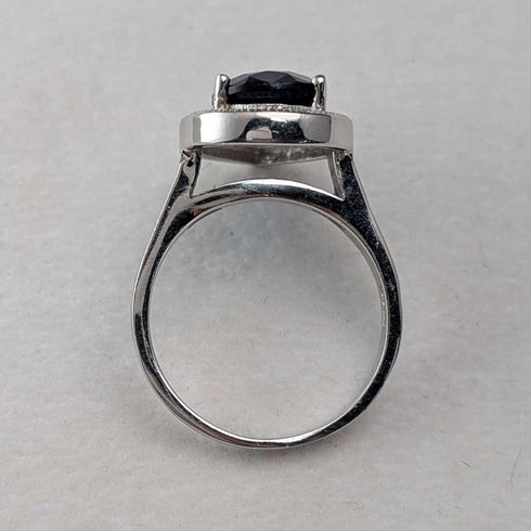 Vintage sterling silver drop-shaped blue cubic zirconia ring (size 12)