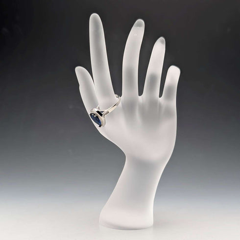 Vintage sterling silver drop-shaped blue cubic zirconia ring (size 12)