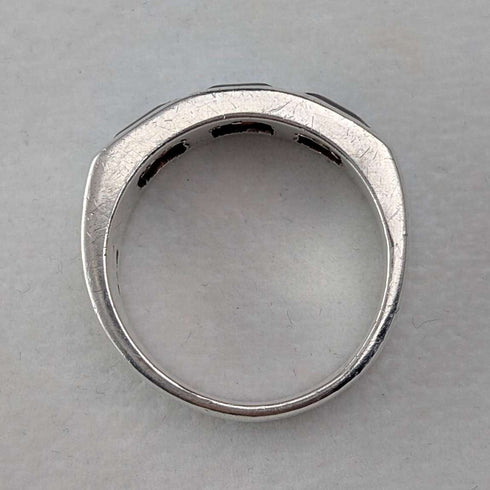 Vintage sterling silver garnet band ring (size 17)