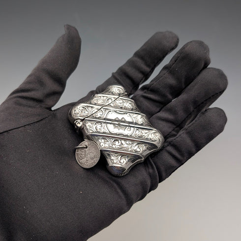 1895年英國古董純銀火柴盒,重36克,附1919年硬幣,托馬斯·海耶斯