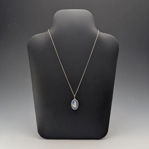 British Vintage Wedgwood Sterling Silver and Jasper Pendant with Sterling Silver Chain