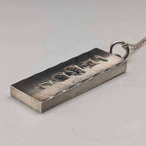 1977年英國古董純銀禧年紀念金條吊墜,搭配純銀鍊,總重30.3克