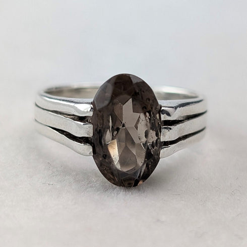 Vintage sterling silver smoky quartz ring (size 14)