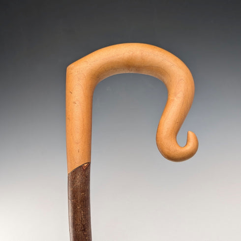 Vintage large curved handle hazel shaft shepherd's walking stick, 132cm