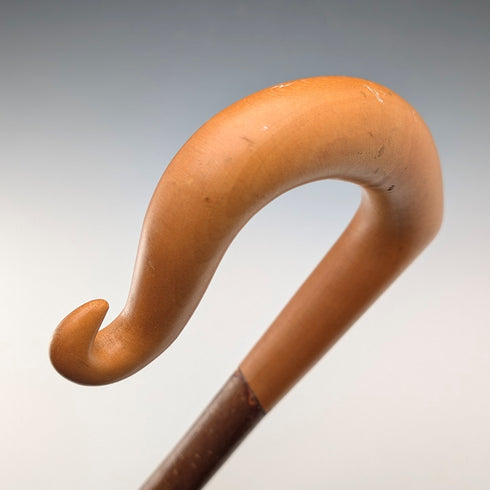 Vintage large curved handle hazel shaft shepherd's walking stick, 132cm