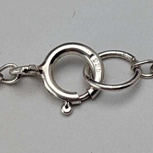 英國復古純銀絲帶設計吊墜,搭配純銀鍊。