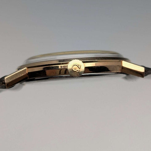 Circa 1970 Omega Men's Mechanical Wristwatch Ref. 131.019SP Cal. 601 Black Dial Good Working Condition