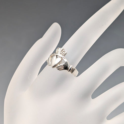 Vintage Irish Traditional Claddagh Ring Sterling Silver (Size 12)