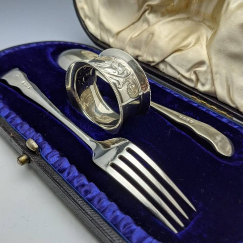 Juego de cubiertos de bautizo de plata chapada, antigüedades británicas, en estuche, WILLIAM ADAMS