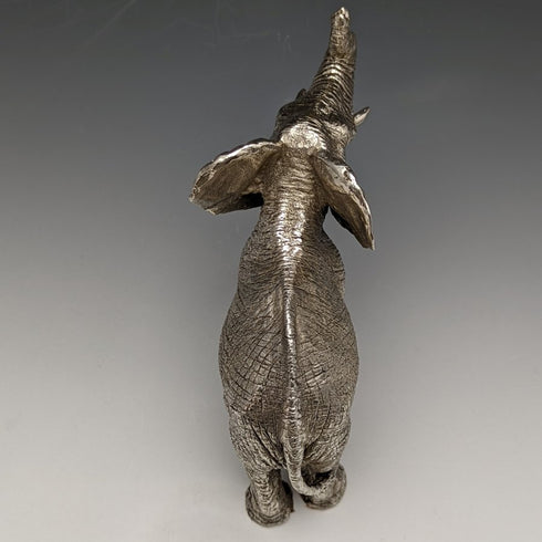 Escultura de pequeño elefante chapada en plata, 277 g, Country Artists, Reino Unido