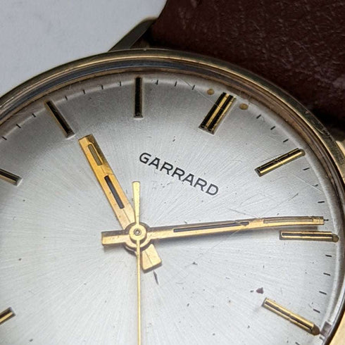 Reloj de pulsera mecánico para caballero, vintage británico de 1981, en buen estado de funcionamiento, con caja de oro macizo de 9 quilates Garrard y tres manecillas.