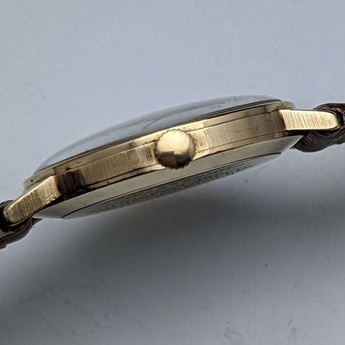 Reloj de pulsera mecánico para caballero, vintage británico de 1981, en buen estado de funcionamiento, con caja de oro macizo de 9 quilates Garrard y tres manecillas.