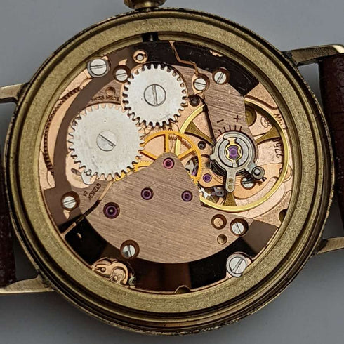 Reloj de pulsera mecánico para caballero, vintage británico de 1981, en buen estado de funcionamiento, con caja de oro macizo de 9 quilates Garrard y tres manecillas.