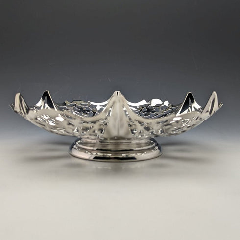 1936年 英国ヴィンテージ 純銀(925シルバー) ピアス装飾 脚付きボウル 196g Viners