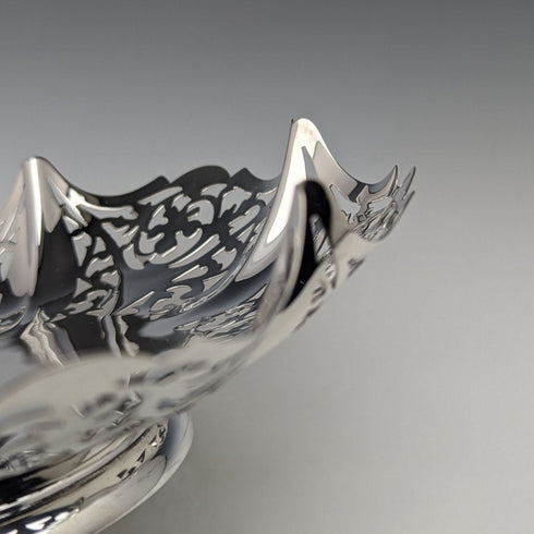 1936年 英国ヴィンテージ 純銀(925シルバー) ピアス装飾 脚付きボウル 196g Viners