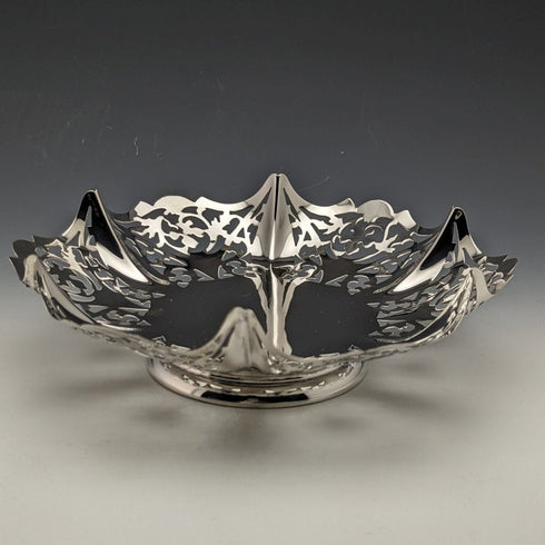 1936年 英国ヴィンテージ 純銀(925シルバー) ピアス装飾 脚付きボウル 196g Viners