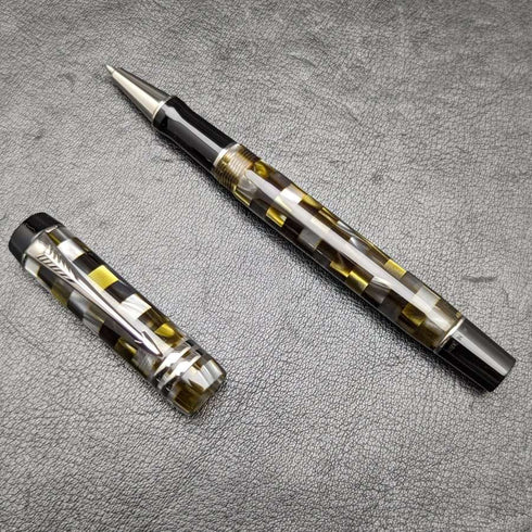 英国产派克(PARKER)Duofold 宝珠笔 绿色方格纹 附盒