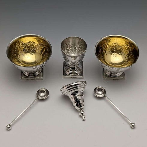 Around 1887 British Antique Pure Silver Crue (Seasoning Container) Set Boxed