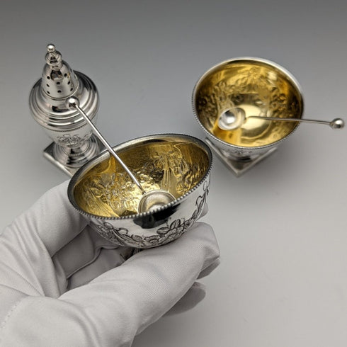 1887年頃 英国アンティーク 純銀 クルエ(調味料入れ)セット 箱入り