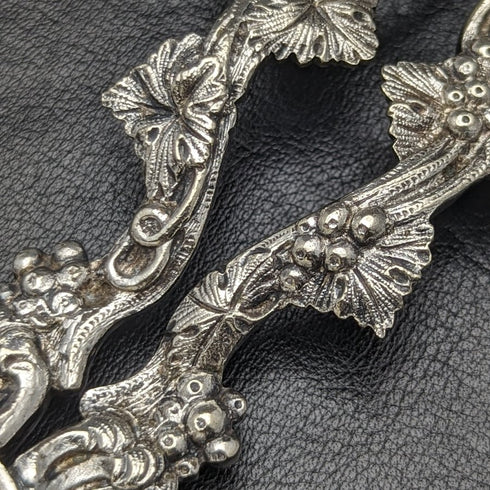British Antique Silver Plate Grape Scissor Grape Sculpture 102g