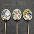 Juego de 6 cucharillas de té de plata de ley vintage británicas de 1963, con decoración de esmalte y baño de oro, en estuche.