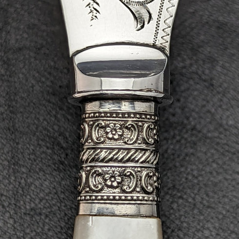 英国アンティーク シルバープレート製 フィッシュサーバーセット 白蝶貝ハンドル