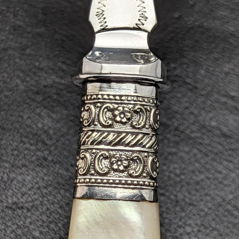 英国アンティーク シルバープレート製 フィッシュサーバーセット 白蝶貝ハンドル