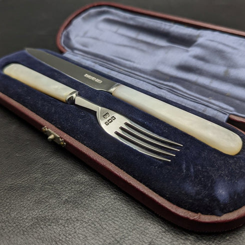 1915年 英国アンティーク フルーツカトラリーセット 純銀ブレード 白蝶貝ハンドル BOX入り①