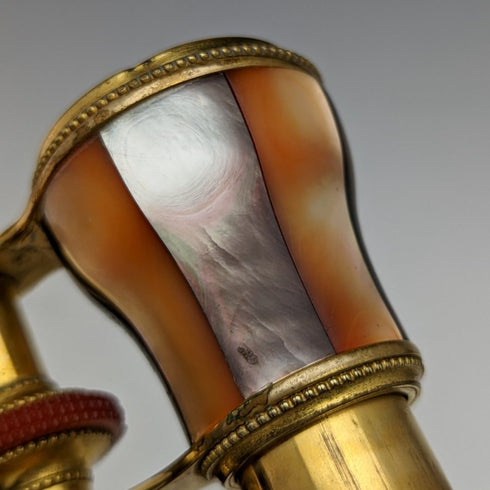 フレンチアンティーク マルチ白蝶貝装飾 オペラグラス 双眼鏡 ケース入り