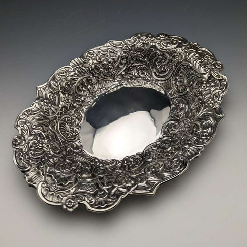 1900 British antique sterling silver bowl embossed 217g William Comyns
