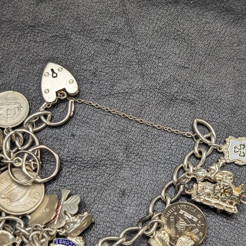 英国ヴィンテージ 純銀製 チャームブレスレット 73g