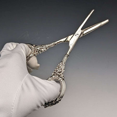 1963 British Vintage Sterling Silver Handle Grape Scissors 61g