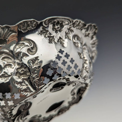 1897年 英国アンティーク 純銀 ボンボンディッシュ 直径15cm William Neale