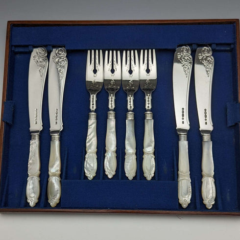 1875年 英国アンティーク フィッシュカトラリーセット 4x2 純銀ブレード 白蝶貝ハンドル トレー入り